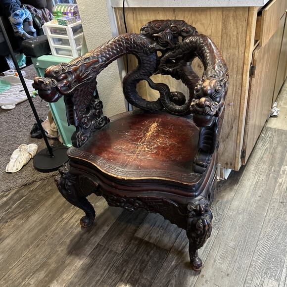 Late 19th century Chinese dragon carved armchair with medallion back 27"L x 21"W - Picture 1 of 12